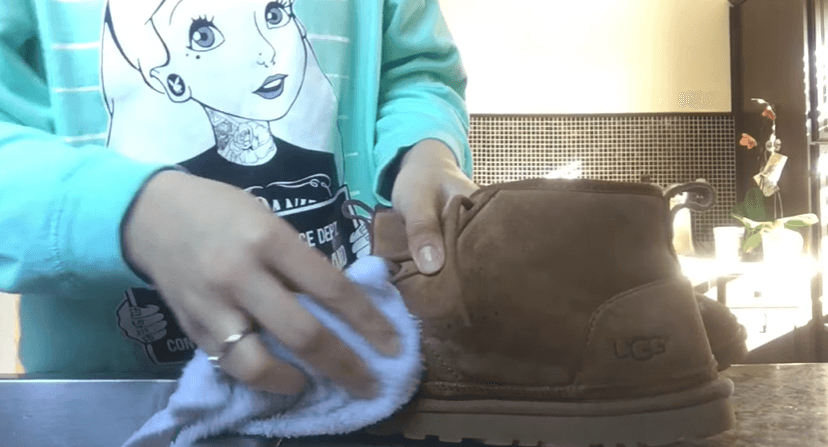 How to Clean and Dry UGGs Boots That Got Wet